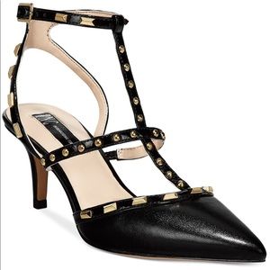 Like New➖Pointed Toe➖Studded Kitten Heel